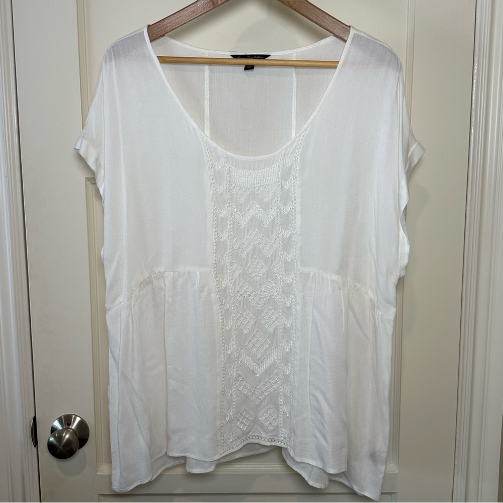 American Eagle Embroidered Short Sleeve Lightweight Ivory Top - Size XL